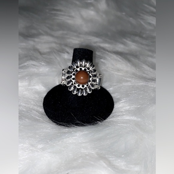 Jewelry - Gorgeous Brown Elastic Ring! Ready to ship!